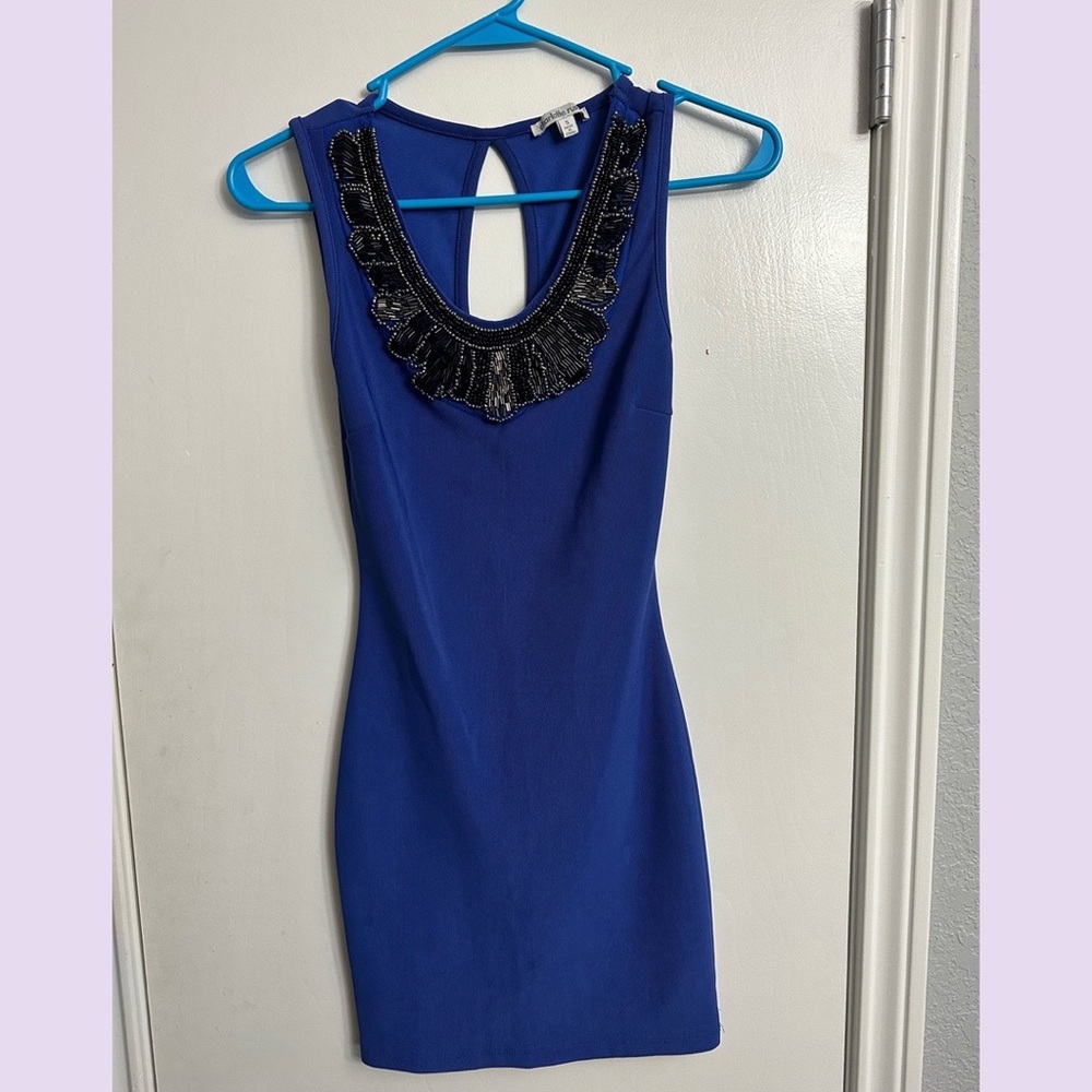 Women’s Semi-Formal Dress